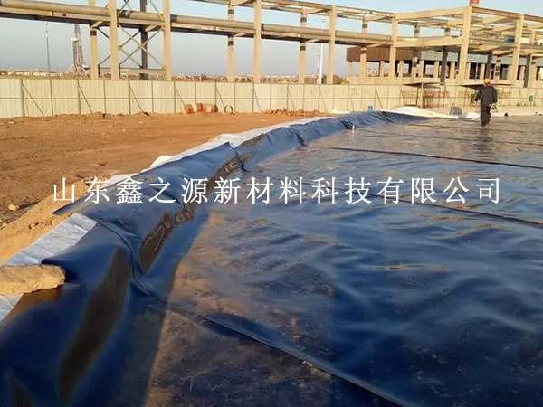 化工油罐區(qū)為何鋪設hdpe防滲土工膜？