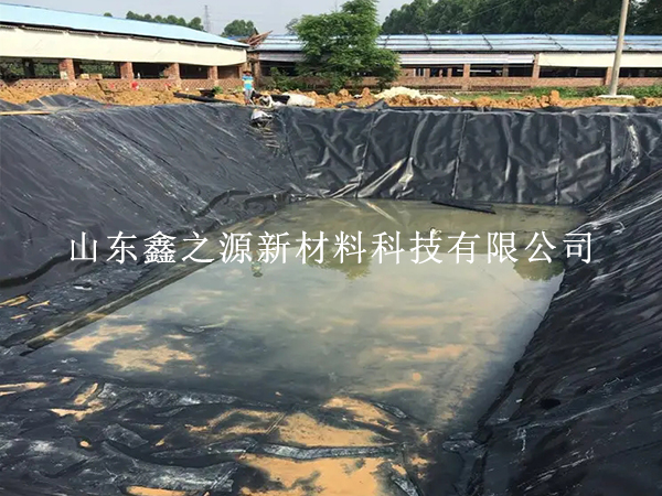 做好沼氣池黑膜的剪接工作，既節(jié)約又高效