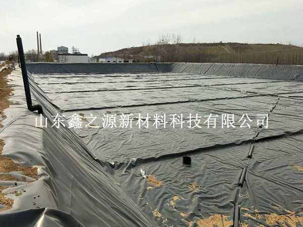 油田防滲膜鋪設(shè)技巧：高效、環(huán)保的鋪設(shè)新策略
